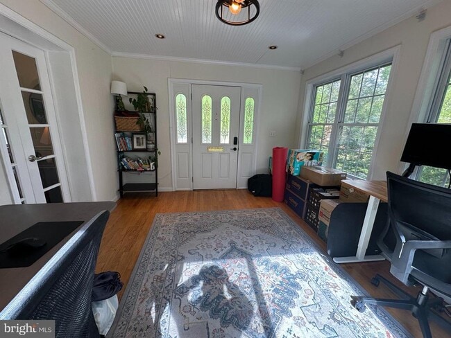 Building Photo - 104 S Columbus St