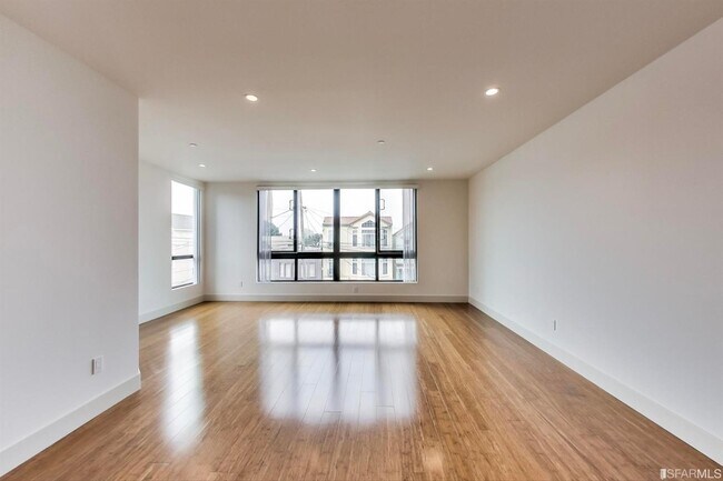 Building Photo - 272 Brighton Ave