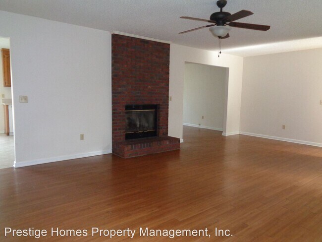 Building Photo - 3 br, 2 bath House - 219 Lakeside Drive
