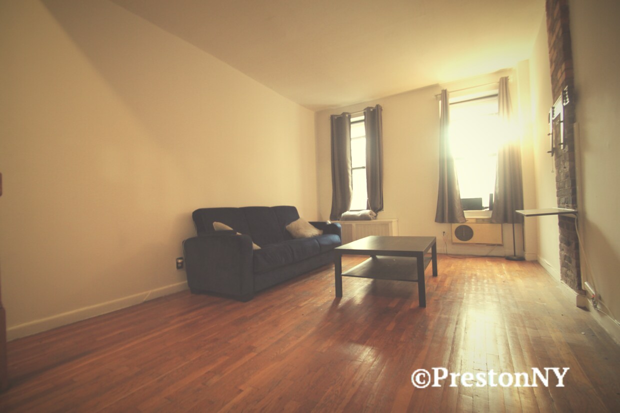 Primary Photo - 1369 1st Ave