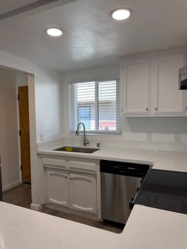 Foto del edificio - 680 Chorro St