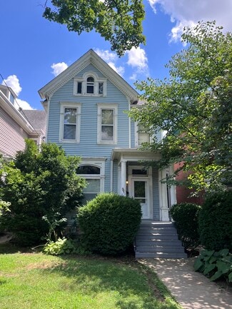 Building Photo - 1402 Hepburn Ave