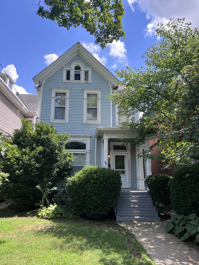 Building Photo - 1402 Hepburn Ave