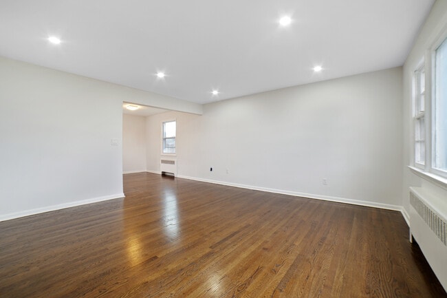 Foto del edificio - 1078 Burnet Ave