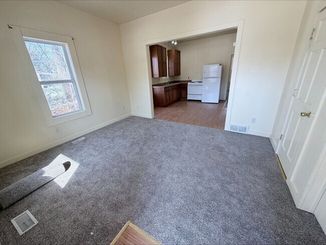 Foto del edificio - 2 bed 1 bath House for rent!