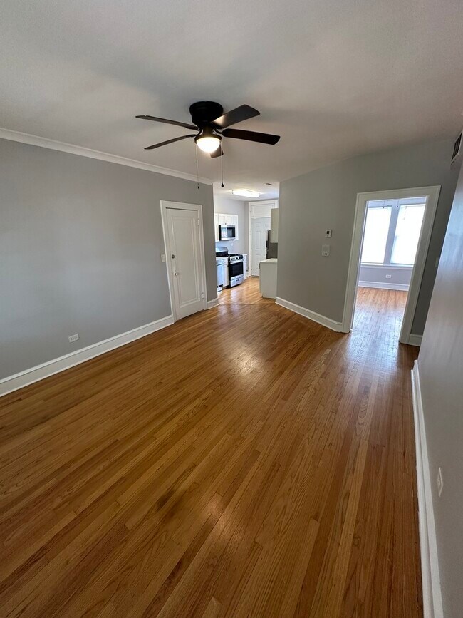 Building Photo - 5745 W Wellington Ave