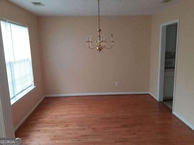 Foto del edificio - 4410 Cross Ln