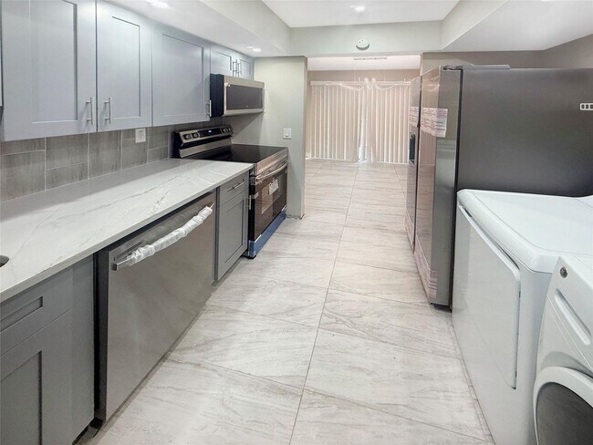 Foto del edificio - 5922 NW 21st St