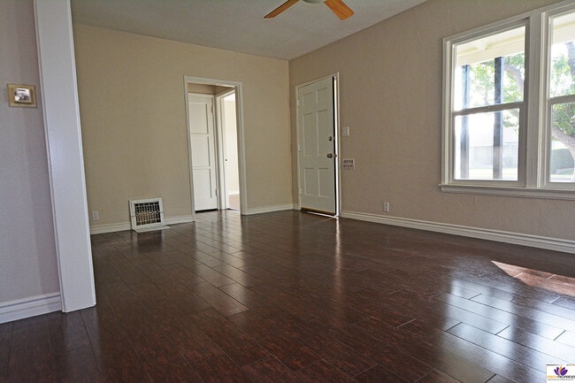 Building Photo - 808 N Sparks St