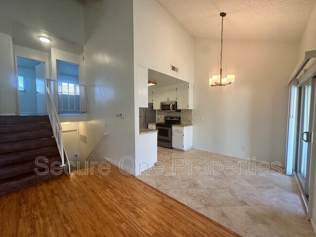 Building Photo - 1414 Ramona Dr