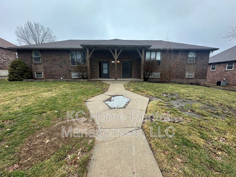 Foto principal - 211 NW Highland Ln