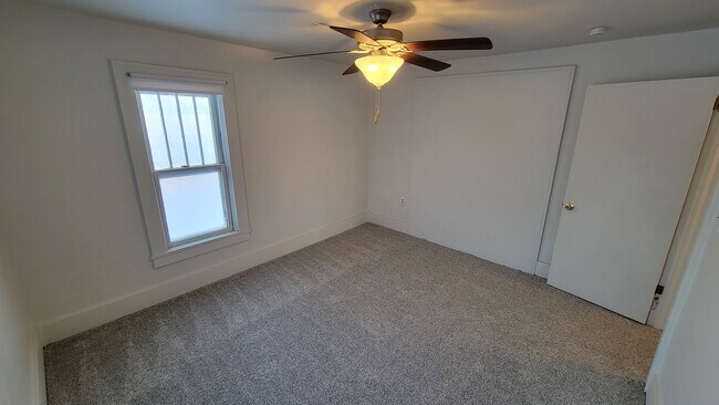 Foto del edificio - 1025 C Ave