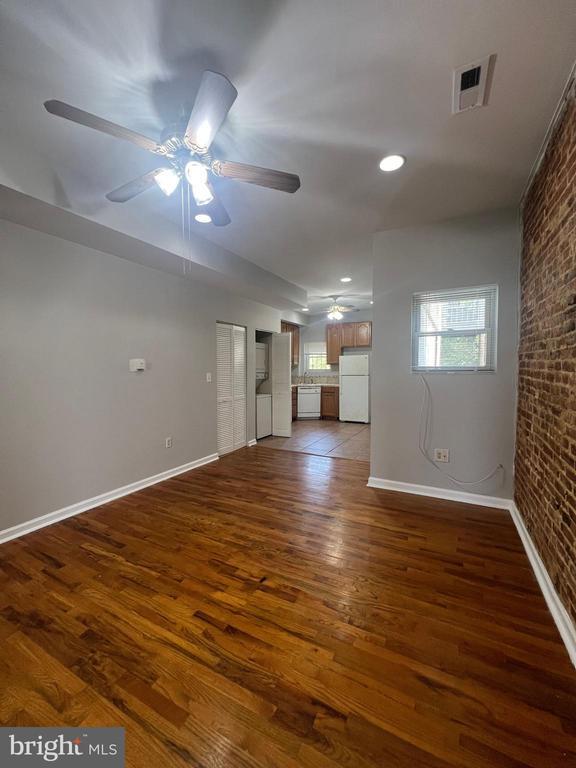 Building Photo - 1408 W Franklin St