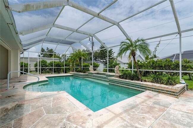 Foto del edificio - 23420 Peachland Blvd