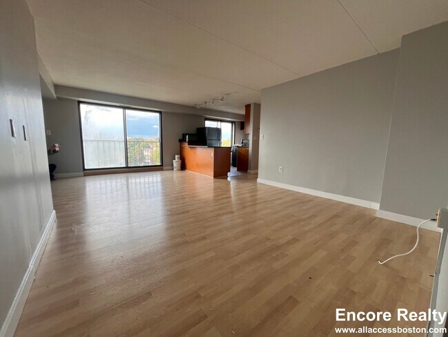 Foto del edificio - 1243 Beacon St