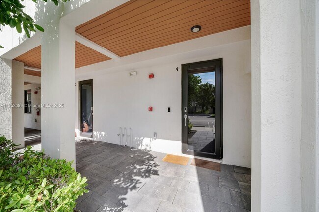 Foto del edificio - 10425 NW 82nd St
