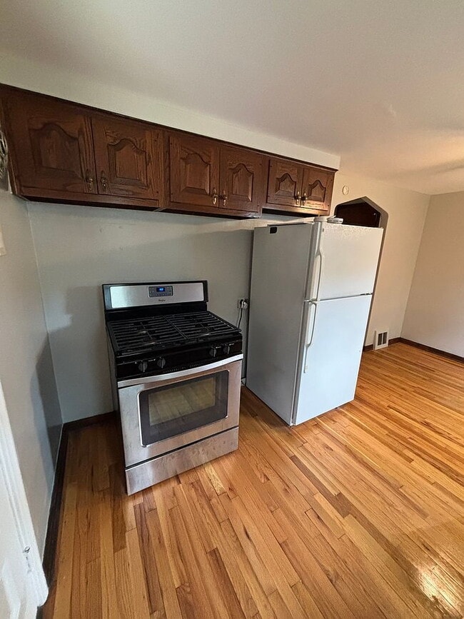 Building Photo - Single Family Home