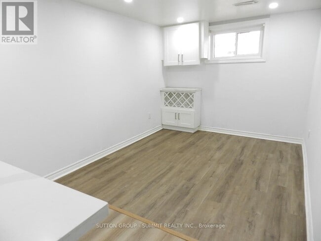 Building Photo - 3406 Ellengale Dr