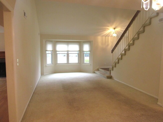 Building Photo - 112 Sarahs Grove Ln