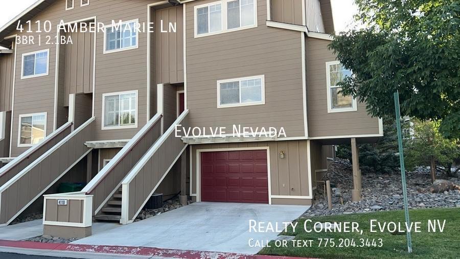Foto principal - Spacious 3 Bedroom, 2.5 Bath Townhouse in ...
