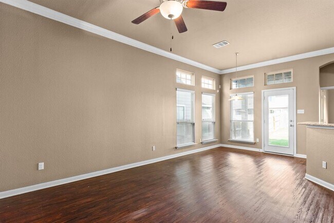 Foto del edificio - 3310 Greyfriar Dr