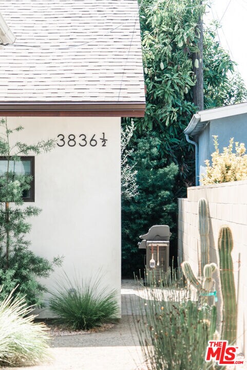 Foto del edificio - 3836 1/2 Seneca Ave