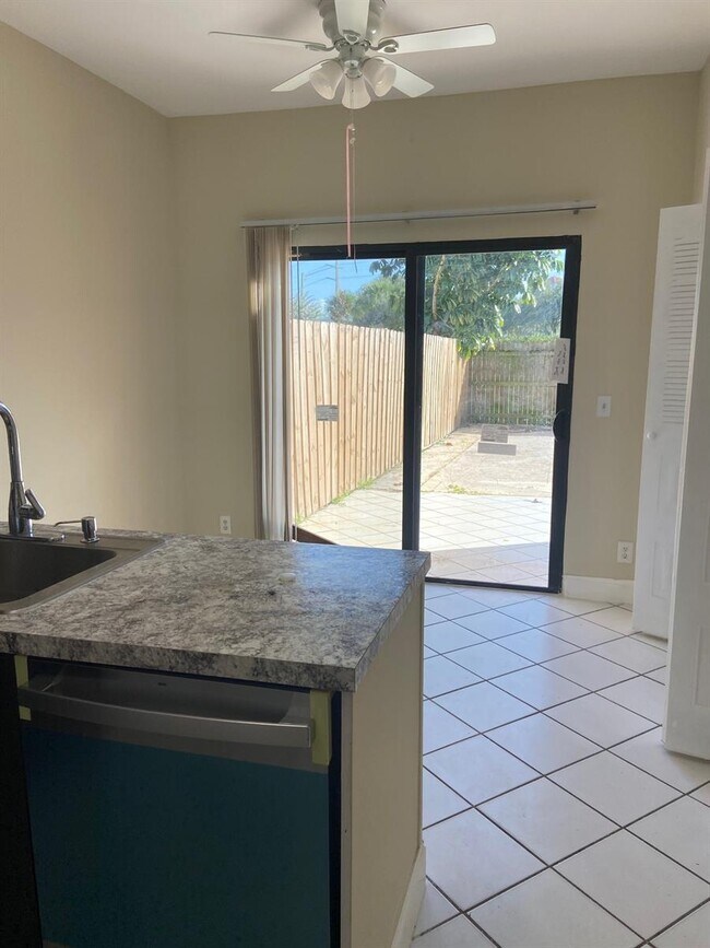 Foto del edificio - 6381 Country Fair Cir