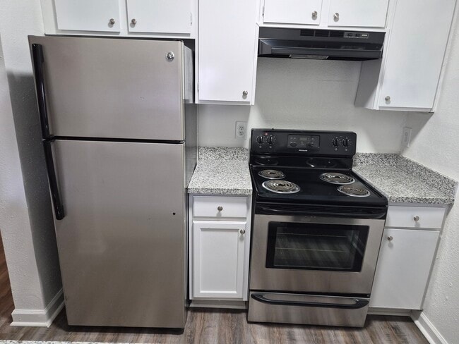 Cocina - Golden Village Townhomes