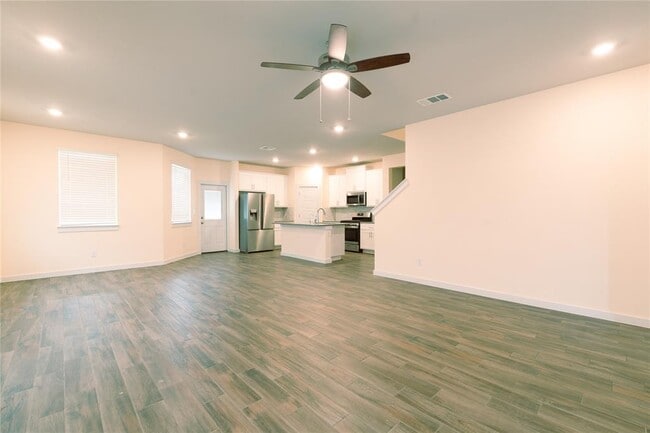 Building Photo - 102 Englenook Dr