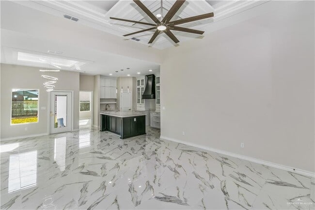 Foto del edificio - 20 E Sabinal Ave