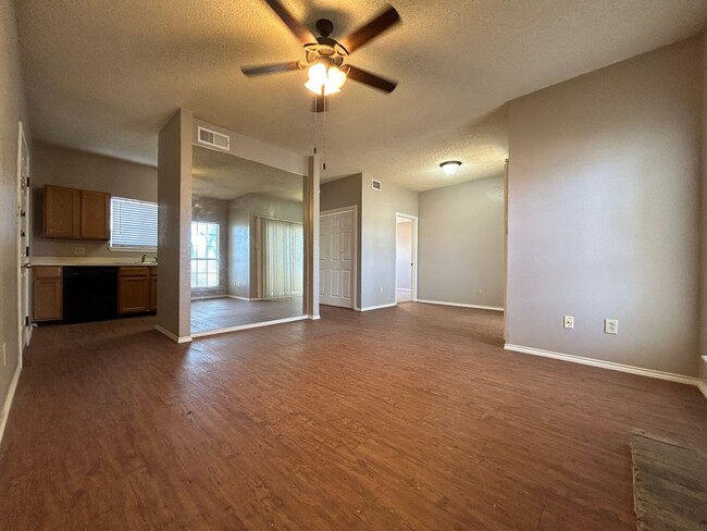 Building Photo - TIMBER RIDGE ONE BEDROOM