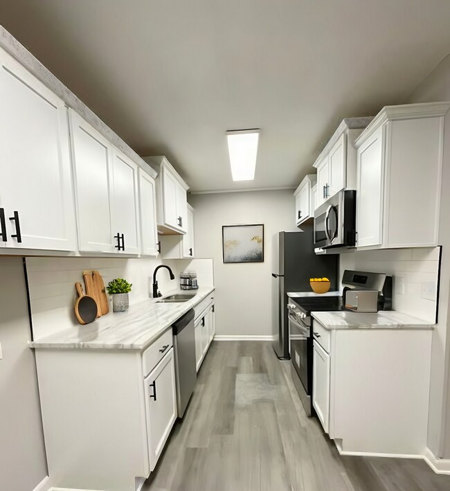 Foto del edificio - 713 Melody Ln