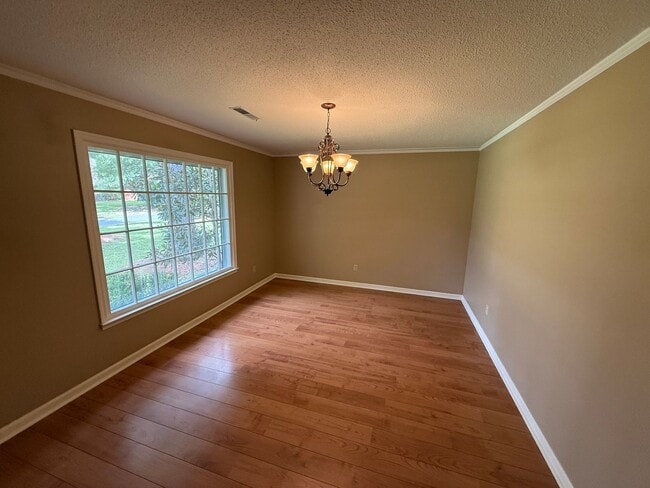 Foto del edificio - 4 Bedroom Brick Home in Alice Drive Area!