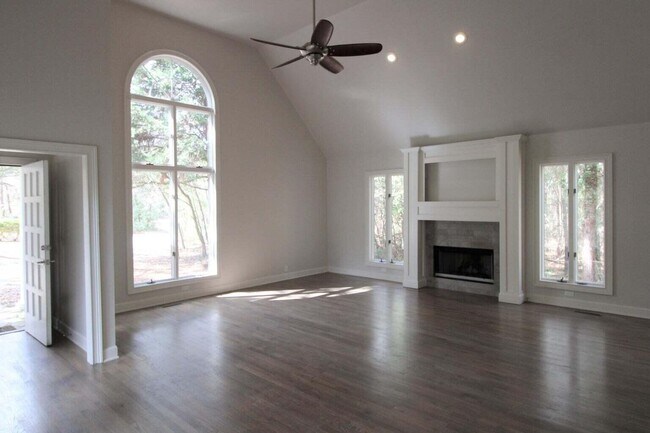 Building Photo - 3512 Augustus Dr