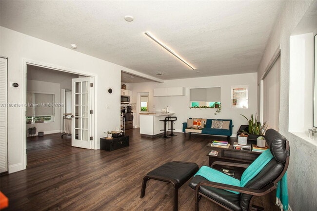 Foto del edificio - 1050 NW 46th St