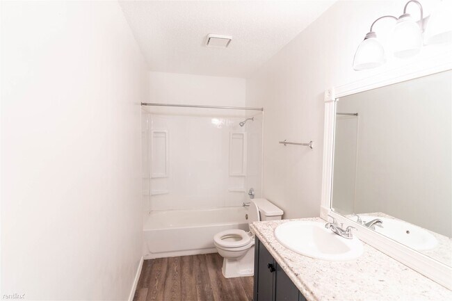 Foto del edificio - 2 br, 1.5 bath Townhome - 3806 Charolais D...