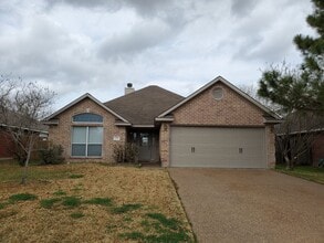 Building Photo - 215 Landsburg Ct
