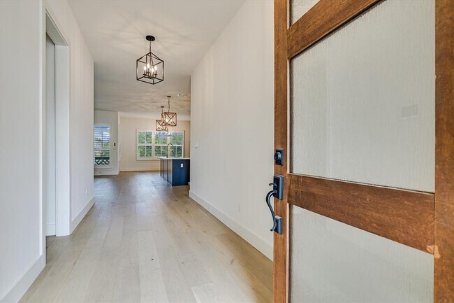 Foto del edificio - 935 Wesley Ridge Dr