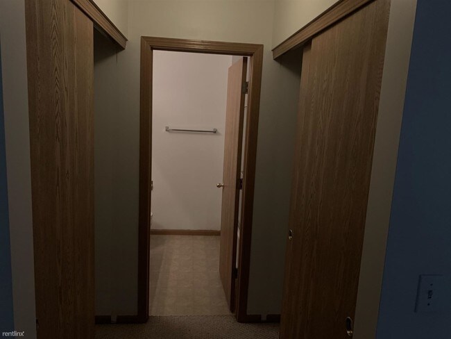 Foto del edificio - 2 br, 2.5 bath Apartment - 3520 Blue Ridge Ct