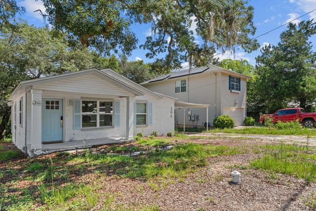 Building Photo - 306 Florida St