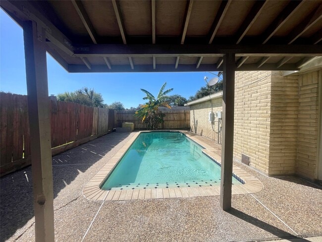 Building Photo - 16803 Castle Fraser Dr