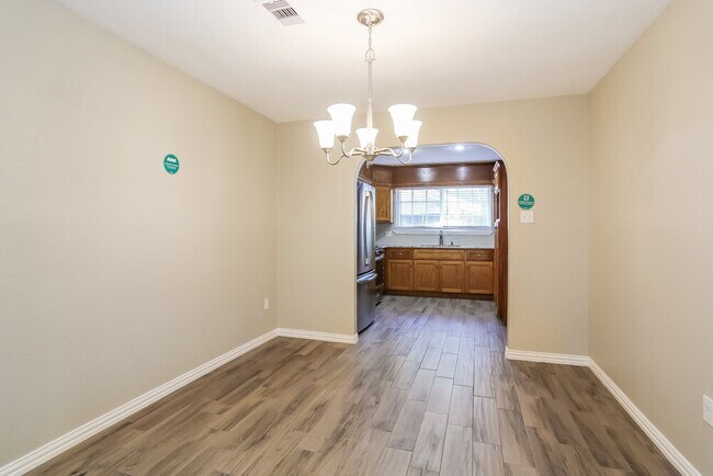 Foto del edificio - 10806 Clear Fork Dr