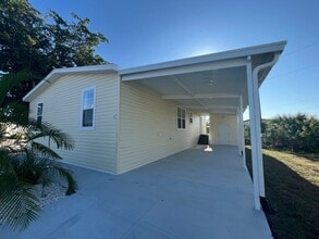 Building Photo - 3 Eland Dr