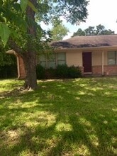 Building Photo - 2608 Wayside Dr