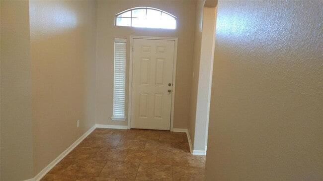 Building Photo - 18223 Red Oak Manor Ln
