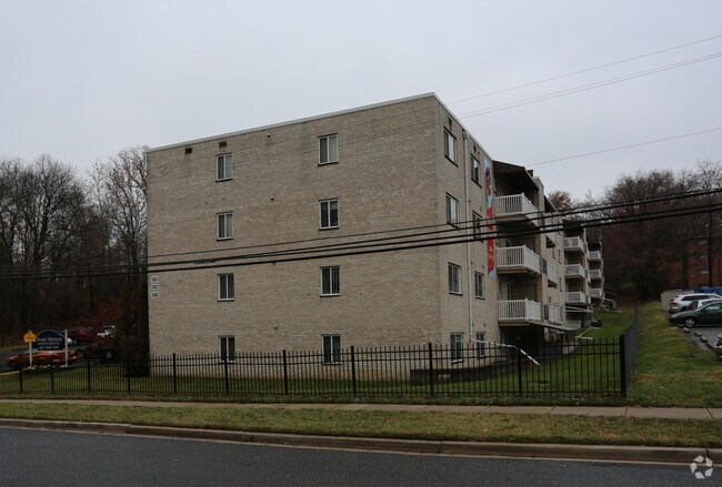 Dean Manor Apartments Apartments Hyattsville, MD