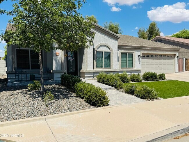 Foto del edificio - 10412 E Dolphin Ave