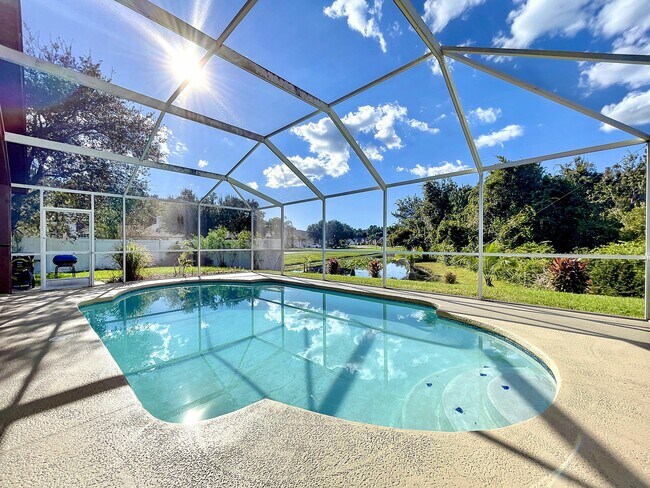 Foto del edificio - 18022 Kings Park Dr