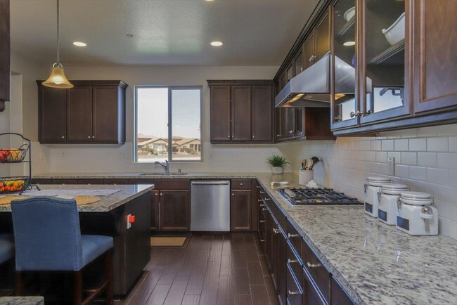 Foto del edificio - 3 bedroom home plus private one bedroom Ca...