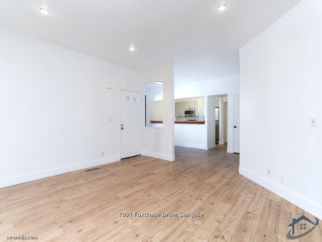 Building Photo - 1091 Foxchase Dr